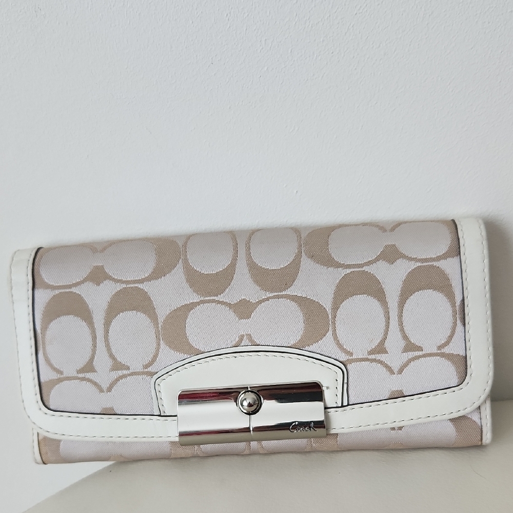 Coach 2009 Kristen White/Cream wallet